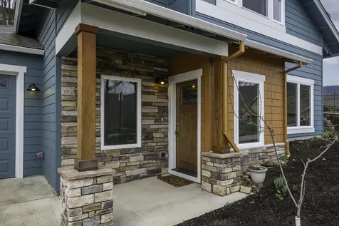 946 Stoneridge Avenue Ashland OR 97520