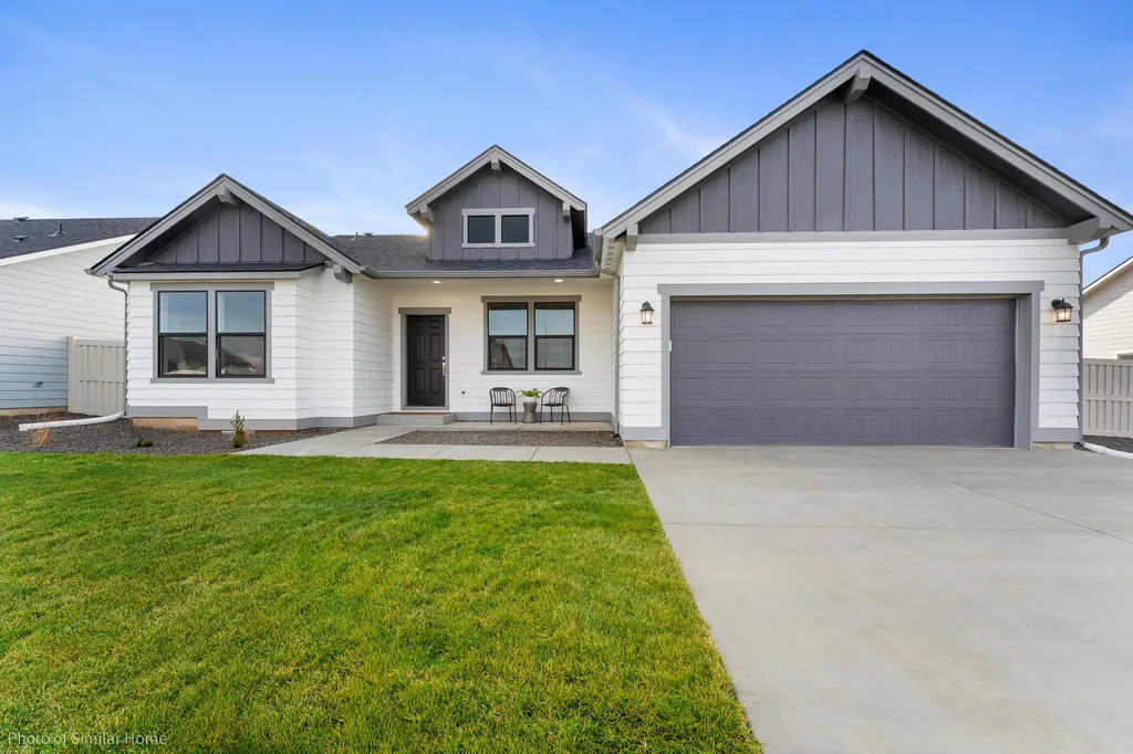 3072 Sky Lakes Drive Medford OR 97504