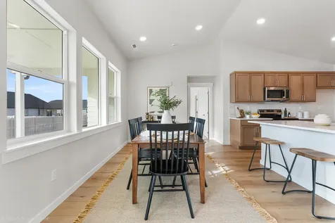 3072 Sky Lakes Drive Medford OR 97504