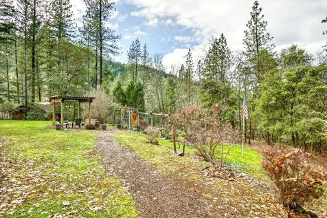 565 Greens Creek Road Grants Pass OR 97527