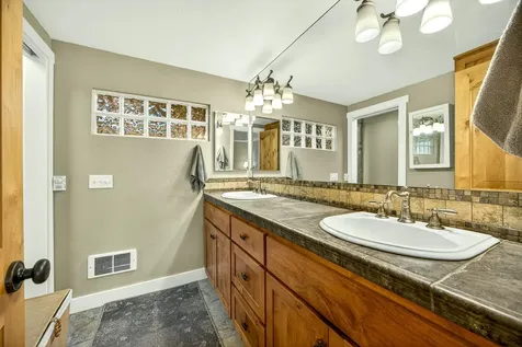 565 Greens Creek Road Grants Pass OR 97527
