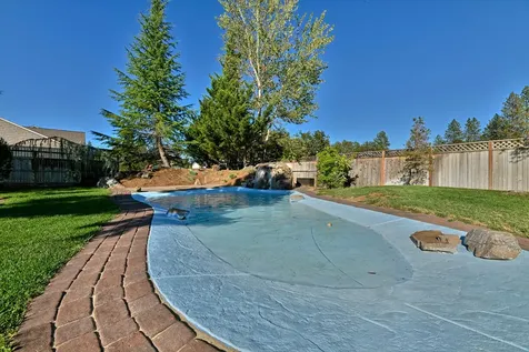 536 Rogue Air Drive Shady Cove OR 97539