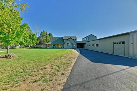 536 Rogue Air Drive Shady Cove OR 97539
