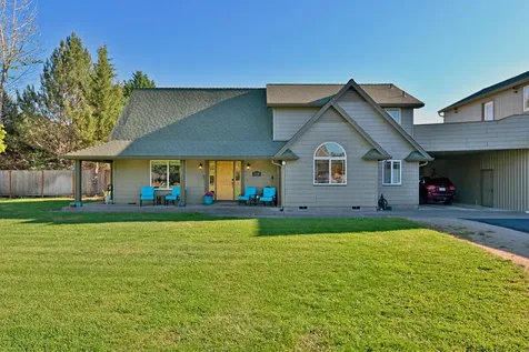 536 Rogue Air Drive Shady Cove OR 97539