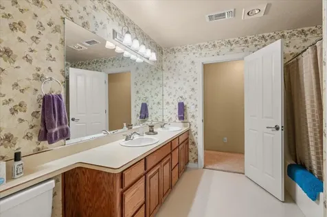 404 Silver Creek Drive Central Point OR 97502