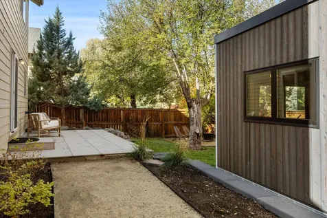 1512 NE Quiet Ridge Lane Bend OR 97701