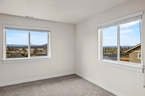 2457 SW 45th Street Redmond OR 97756
