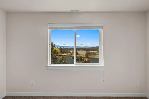2457 SW 45th Street Redmond OR 97756