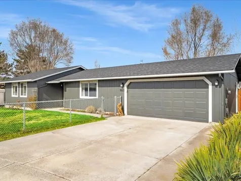 1003 SE Algonquian Loop Prineville OR 97754