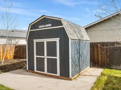 1003 SE Algonquian Loop Prineville OR 97754