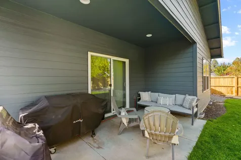 1667 SW Black Butte Court Redmond OR 97756