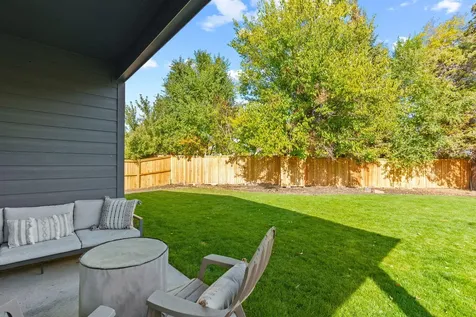 1667 SW Black Butte Court Redmond OR 97756
