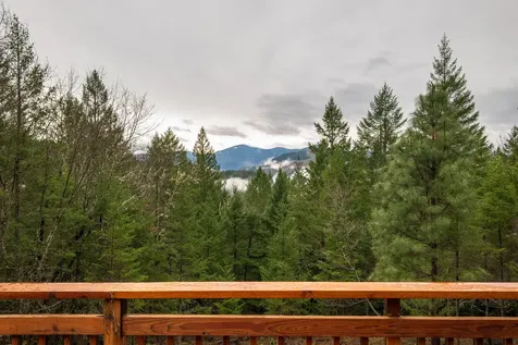 696 Yearly Way Grants Pass OR 97527