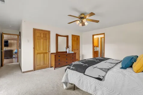 696 Yearly Way Grants Pass OR 97527