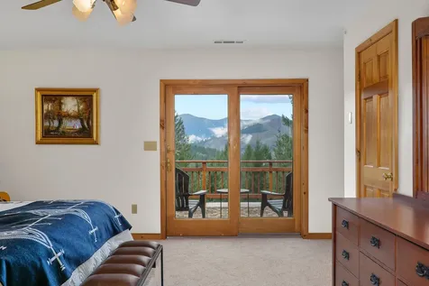 696 Yearly Way Grants Pass OR 97527