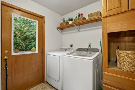 696 Yearly Way Grants Pass OR 97527