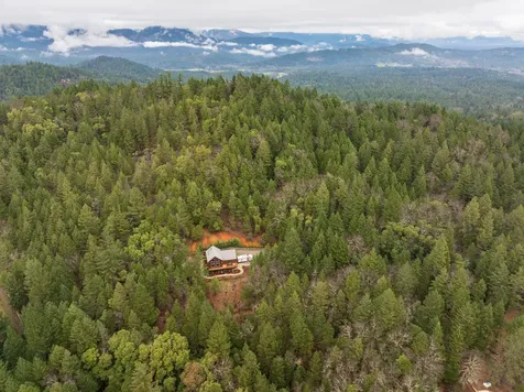 696 Yearly Way Grants Pass OR 97527
