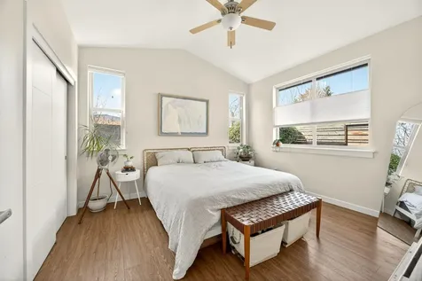 98 Dunn Circle Ashland OR 97520