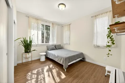 98 Dunn Circle Ashland OR 97520