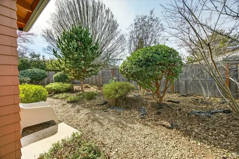 98 Dunn Circle Ashland OR 97520