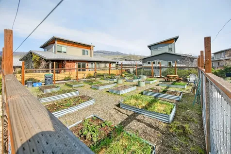 98 Dunn Circle Ashland OR 97520