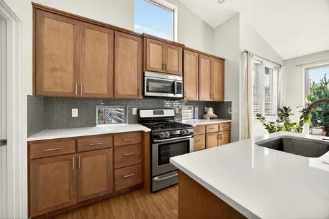 98 Dunn Circle Ashland OR 97520
