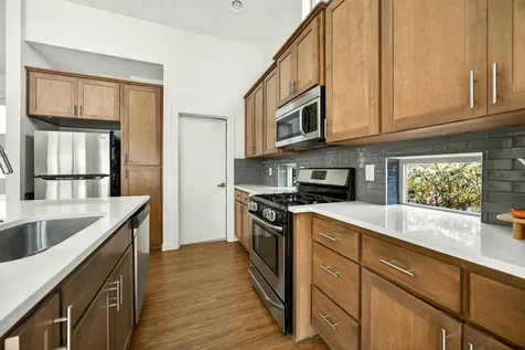 98 Dunn Circle Ashland OR 97520