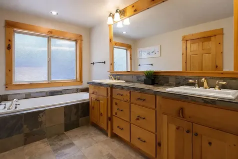 19407 Charleswood Lane Bend OR 97702