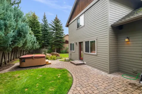 19407 Charleswood Lane Bend OR 97702