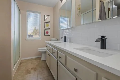1152 NE Locksley Drive Bend OR 97701