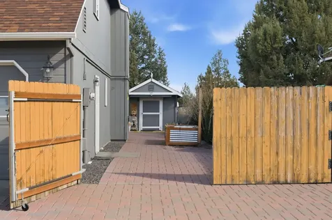 1152 NE Locksley Drive Bend OR 97701
