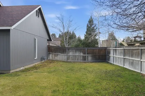 1152 NE Locksley Drive Bend OR 97701