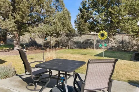 1152 NE Locksley Drive Bend OR 97701