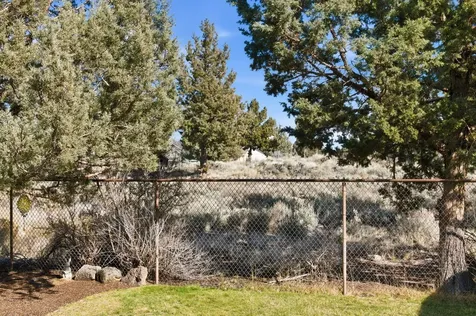 1152 NE Locksley Drive Bend OR 97701