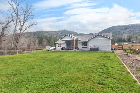 707 Wards Creek Road Rogue River OR 97537
