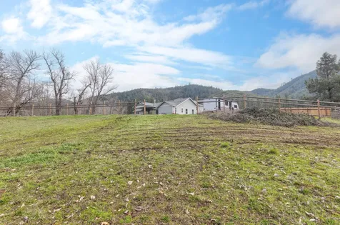 707 Wards Creek Road Rogue River OR 97537
