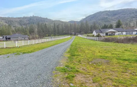 707 Wards Creek Road Rogue River OR 97537