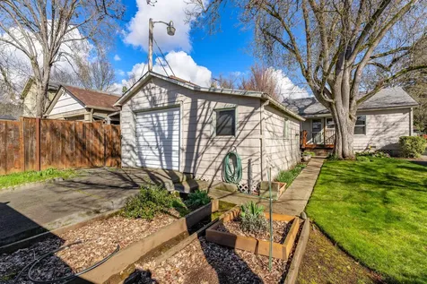 414 NE 11th Street Grants Pass OR 97526