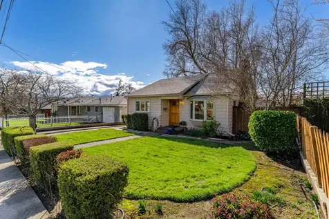 414 NE 11th Street Grants Pass OR 97526