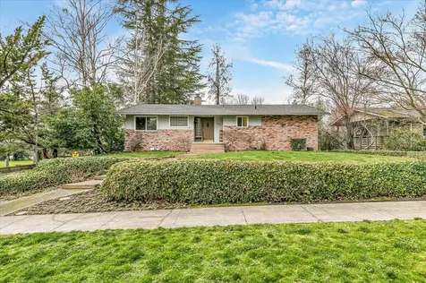 101 Kensington Square Medford OR 97504