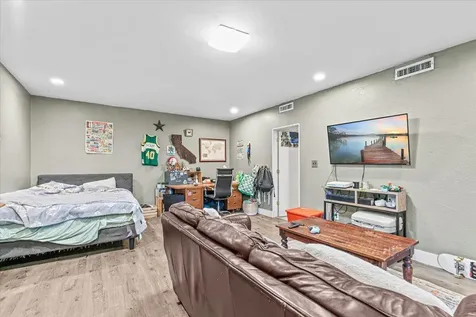 101 Kensington Square Medford OR 97504