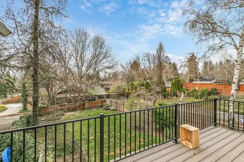 101 Kensington Square Medford OR 97504