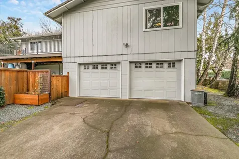 101 Kensington Square Medford OR 97504