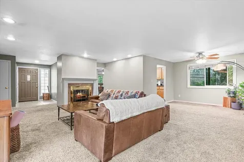 101 Kensington Square Medford OR 97504