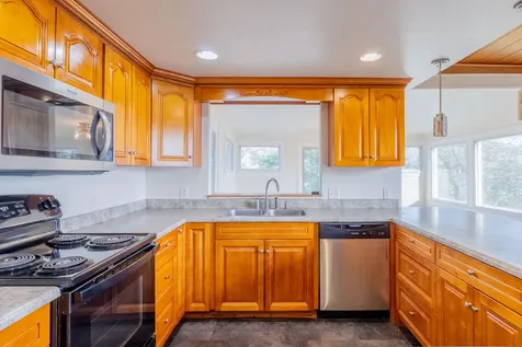 588 NW Scenic Drive Grants Pass OR 97526