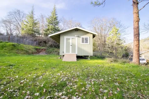 588 NW Scenic Drive Grants Pass OR 97526
