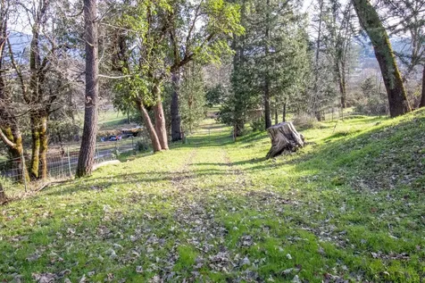 588 NW Scenic Drive Grants Pass OR 97526