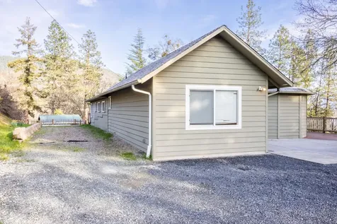 588 NW Scenic Drive Grants Pass OR 97526