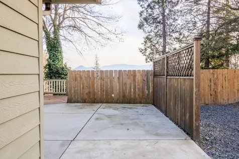 588 NW Scenic Drive Grants Pass OR 97526