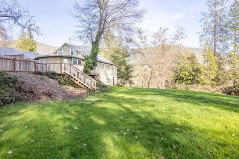588 NW Scenic Drive Grants Pass OR 97526